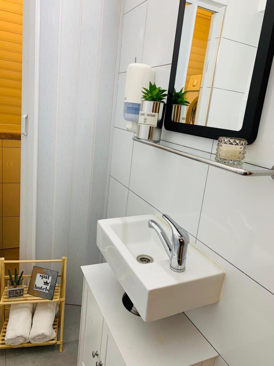 Spat Vip Apartment บัตยัม ภายนอก รูปภาพ